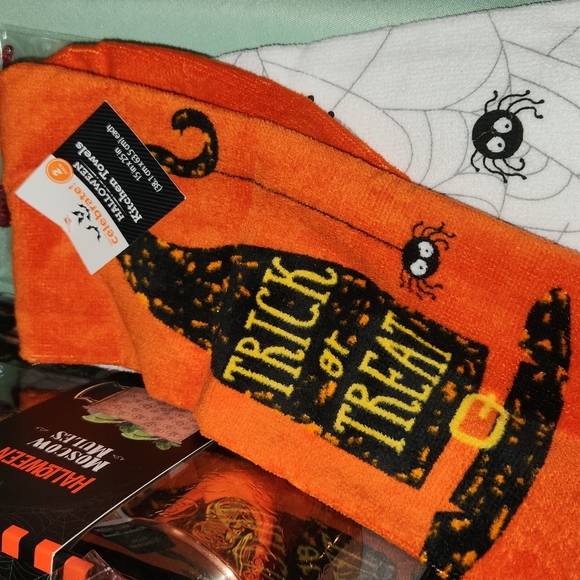 Halloween "Boo Box" Bundle - Picture 3 of 9